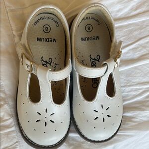 Footmates white Maryjanes size 8